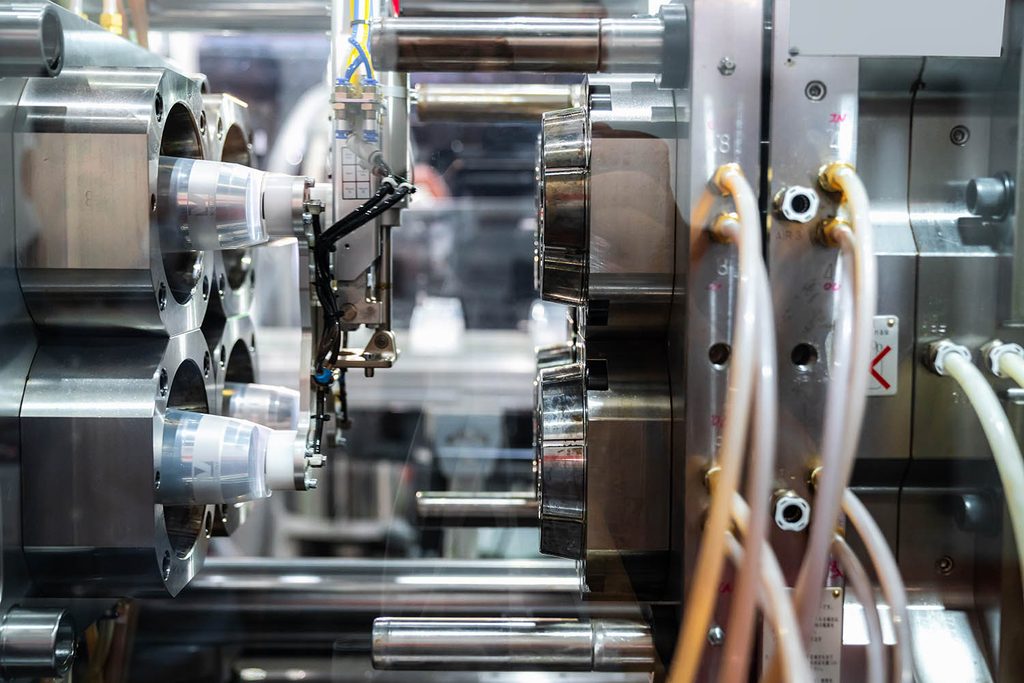 injection molding hydraulic cores
