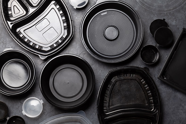 plastic food trays and plates
